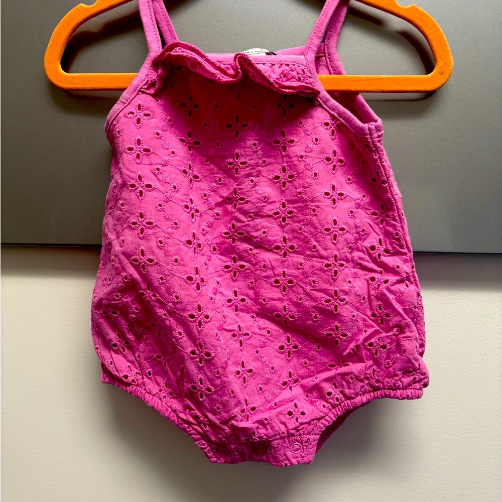 Splendid eyelet romper color in pink. Size 3-6 mo.  So cute!!